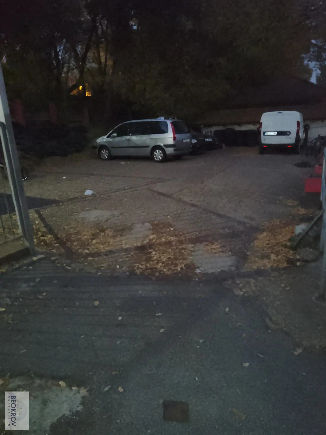 plac Savski venac Topčider 100 evra 