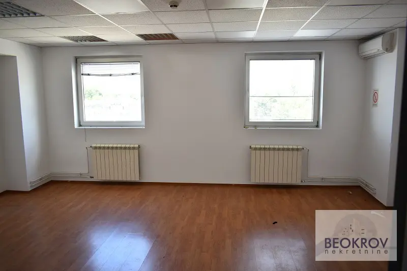  novogradnja poslovni prostor Zemun Zemun centar 2592 evra 