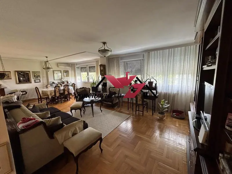  uknjizeni Troiposoban stanovi Novi Beograd Genex (blok 37 i 38) 280000 evra 