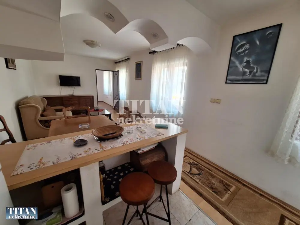 Trosoban stanovi Voždovac Pašino i Lekino brdo 500 evra 