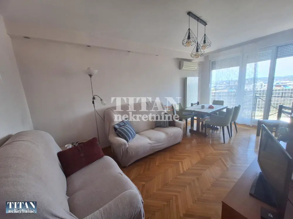 Beograd Novi Beograd Dvoiposoban stanovi 700 evra 