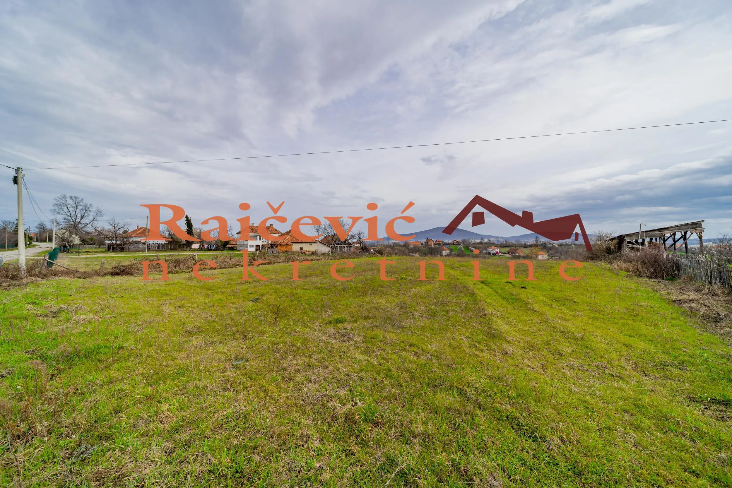 Beograd okolina SOPOT  uknjizeni plac 32000 evra 