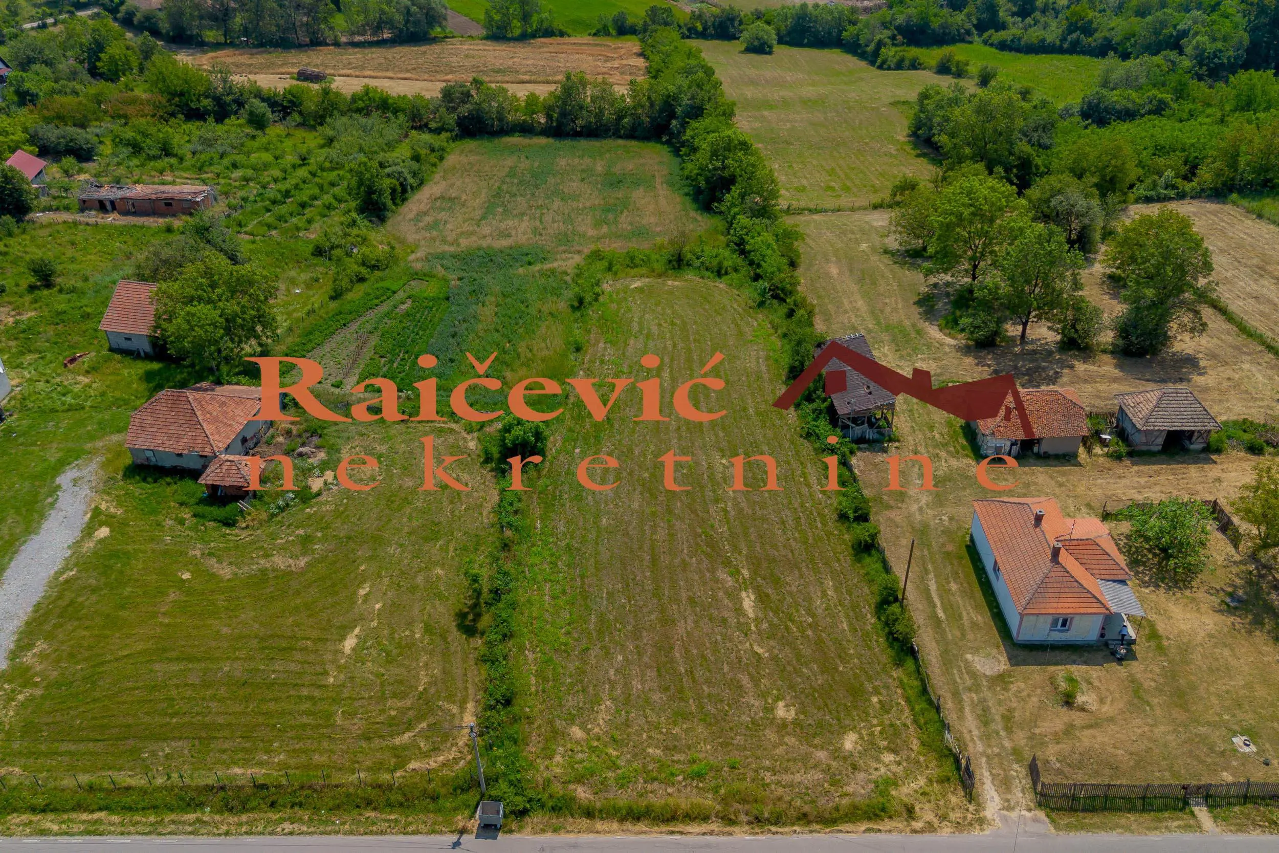 Beograd okolina SOPOT  uknjizeni plac 38000 evra 
