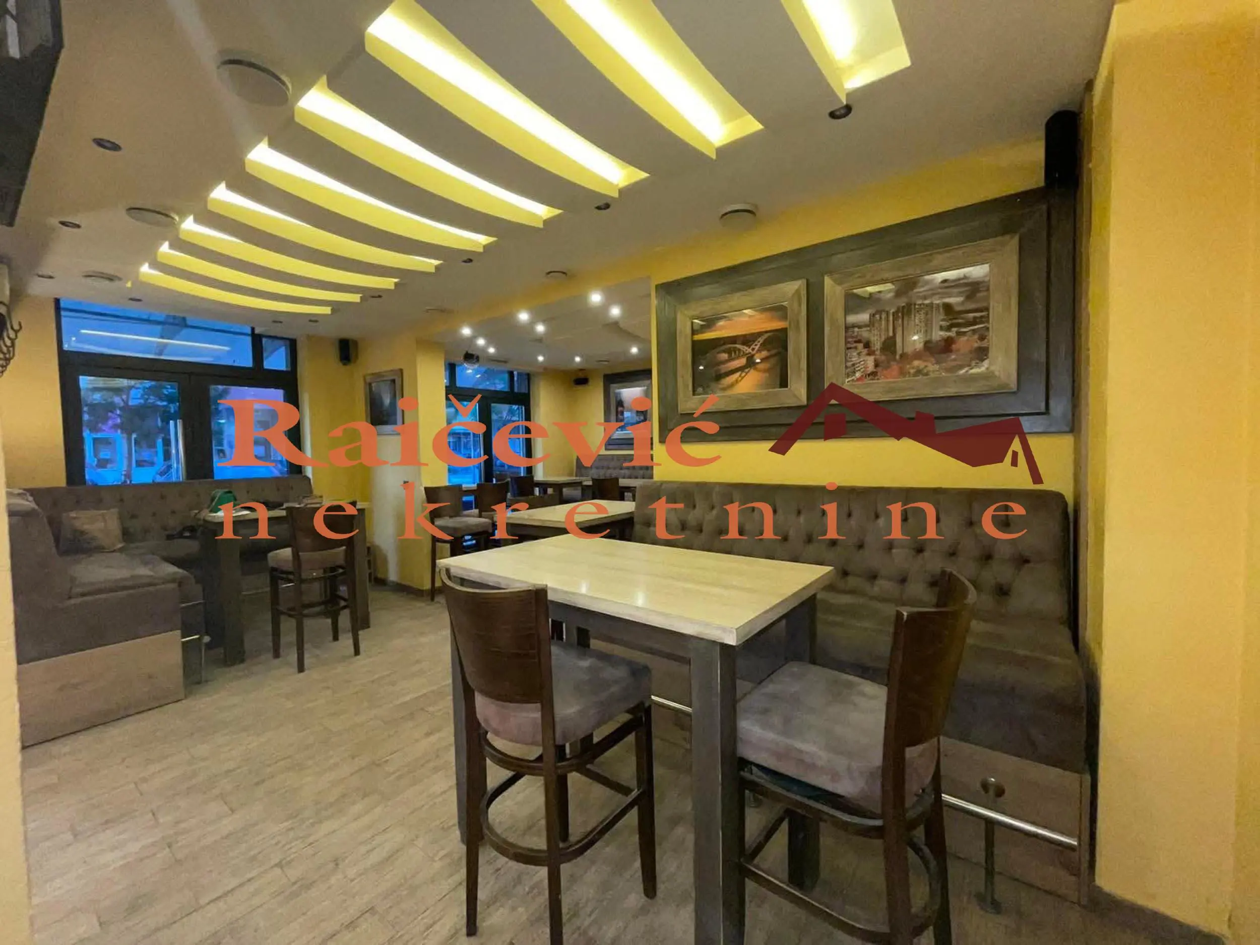  uknjizeni poslovni prostor NOVI SAD DETELINARA 349000 evra 