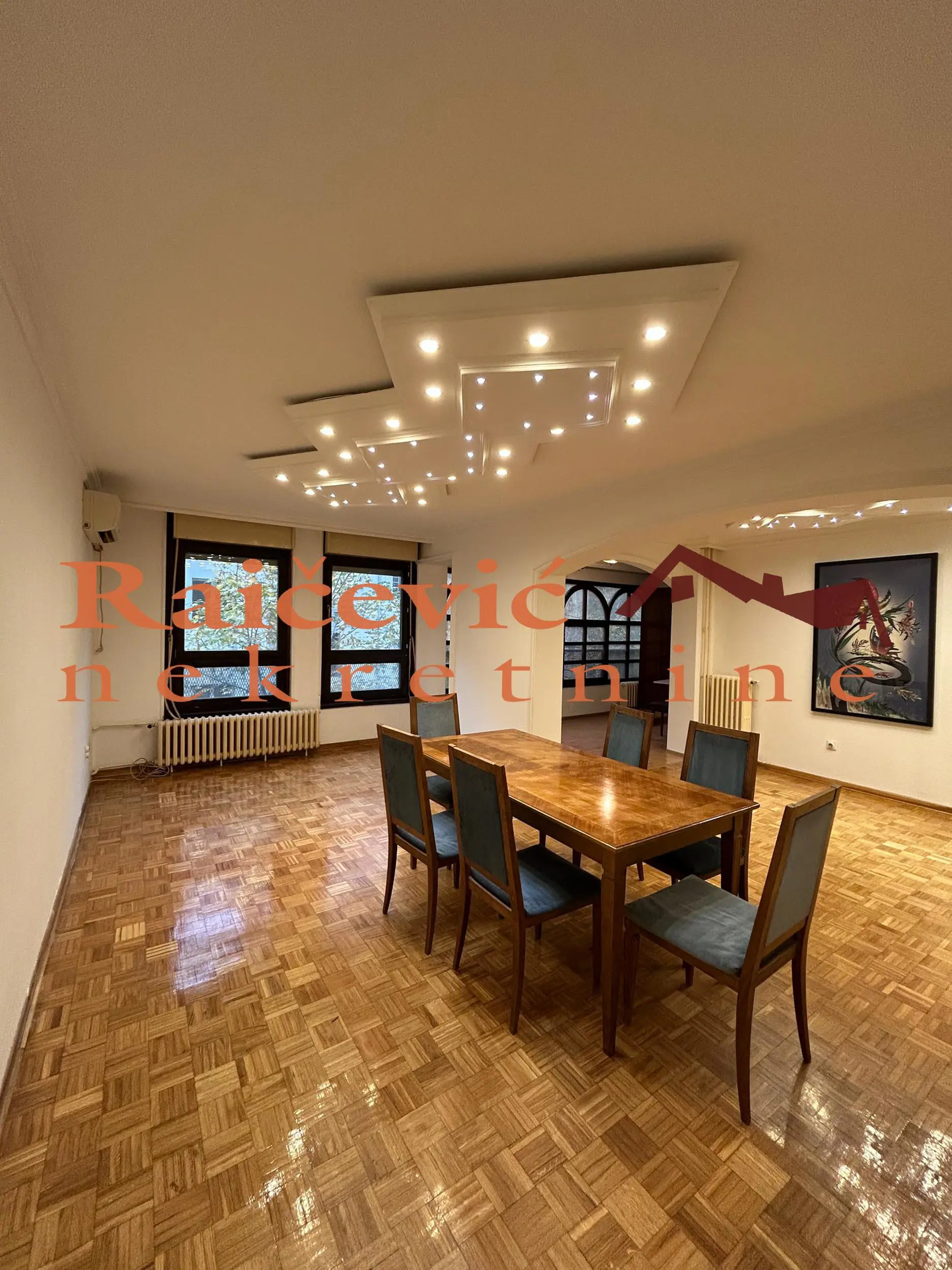 Trosoban stanovi Vračar Kalenić 1300 evra 