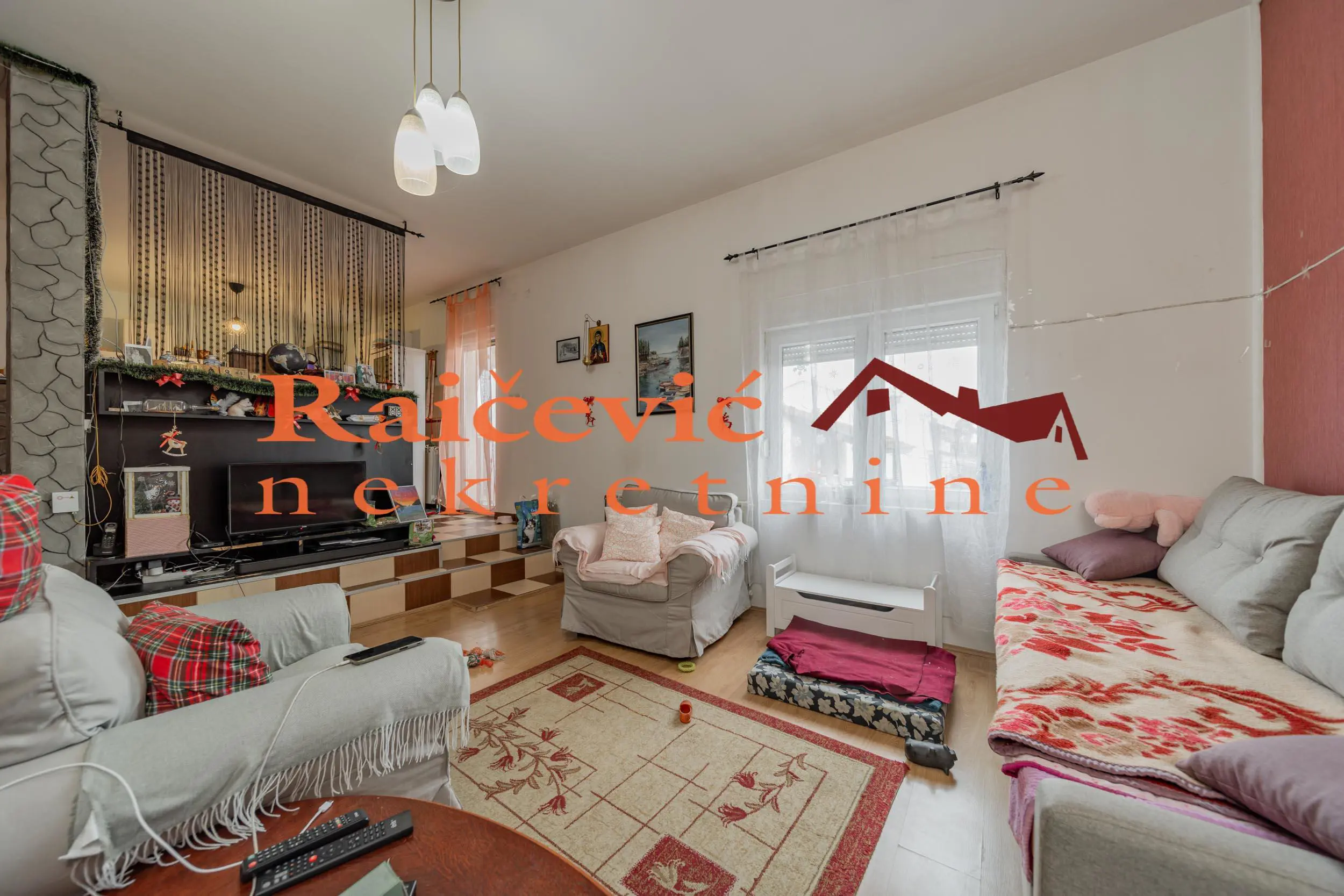 Trosoban stanovi Rakovica Petlovo Brdo 175000 evra 