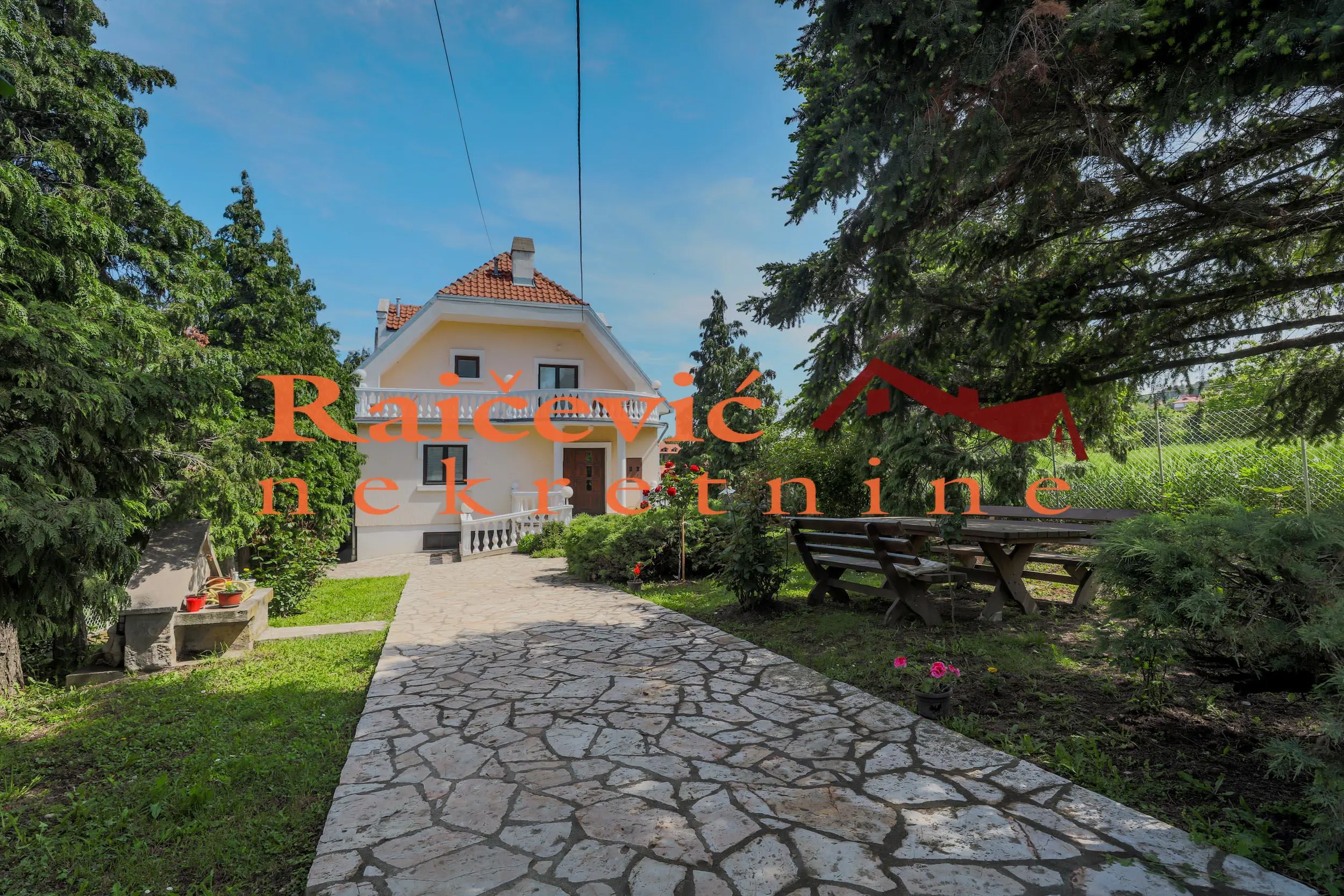 Beograd Voždovac  uknjizeni kuće 400000 evra 