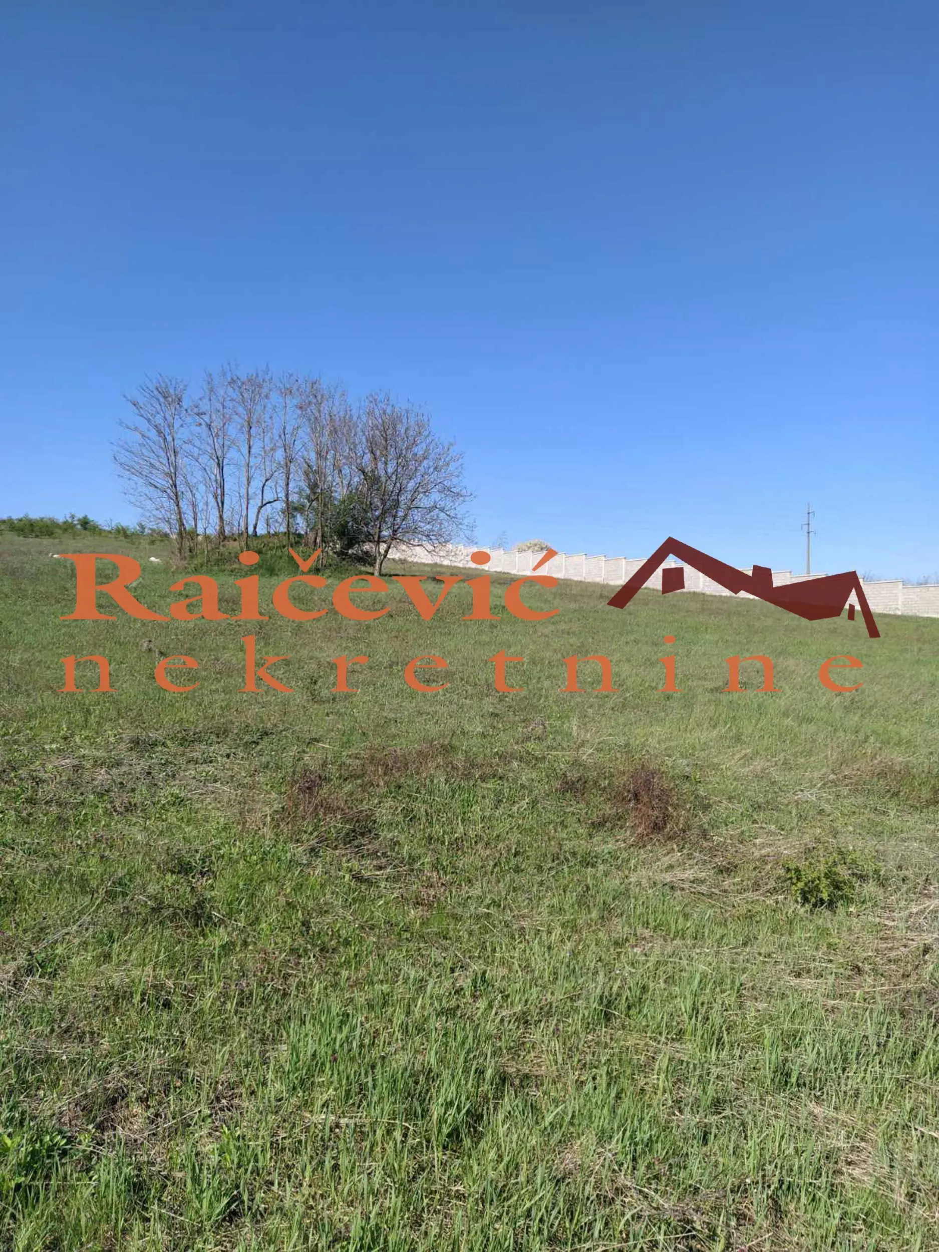 Beograd Voždovac  uknjizeni plac 41000 evra 