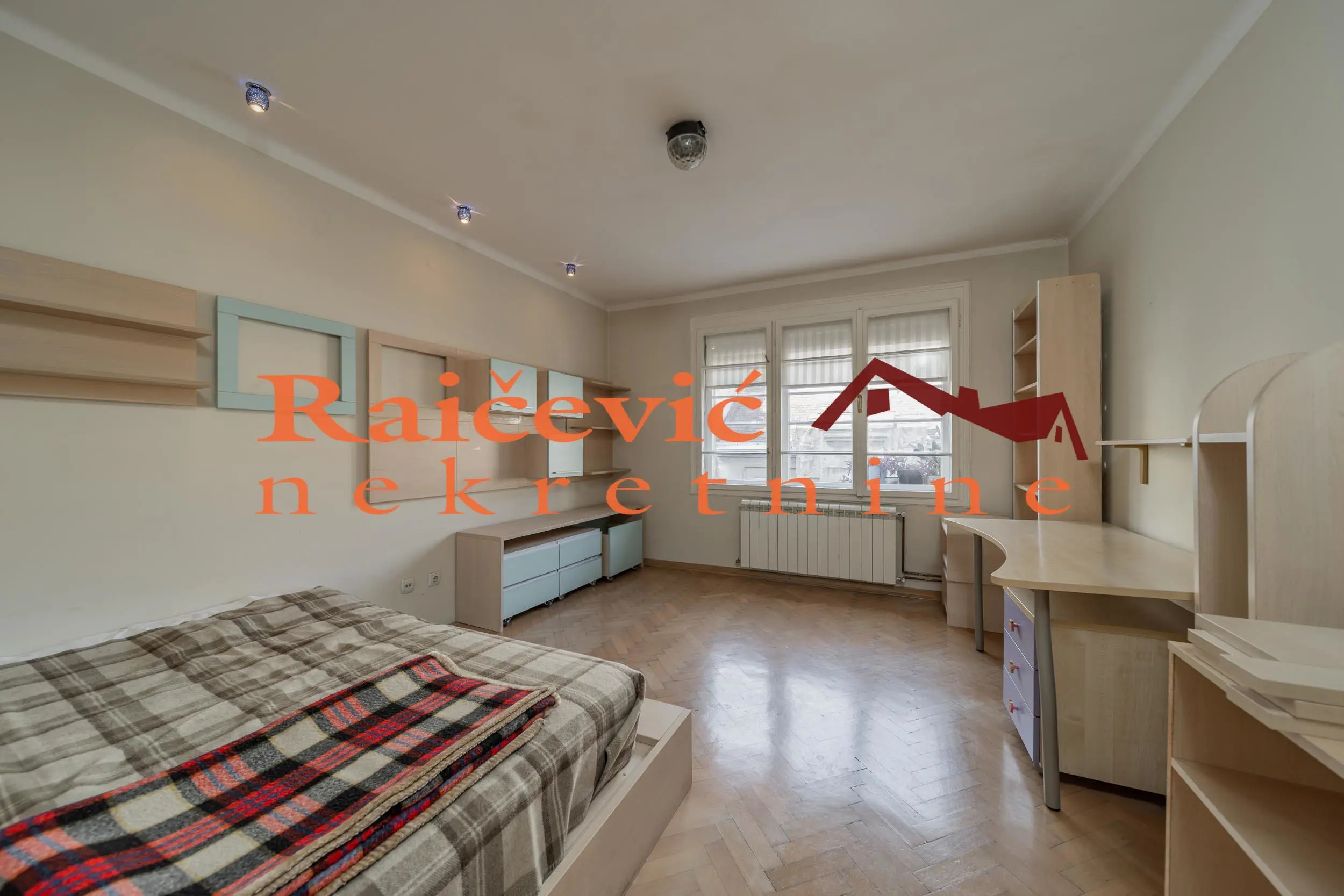 Beograd Savski venac  uknjizeni Trosoban stanovi 225000 evra 