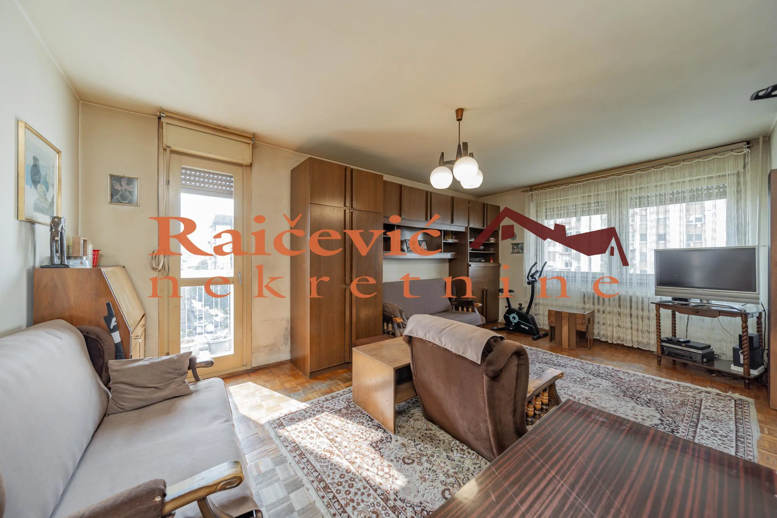 Beograd Stari Grad  uknjizeni Dvoiposoban stanovi 296400 evra 