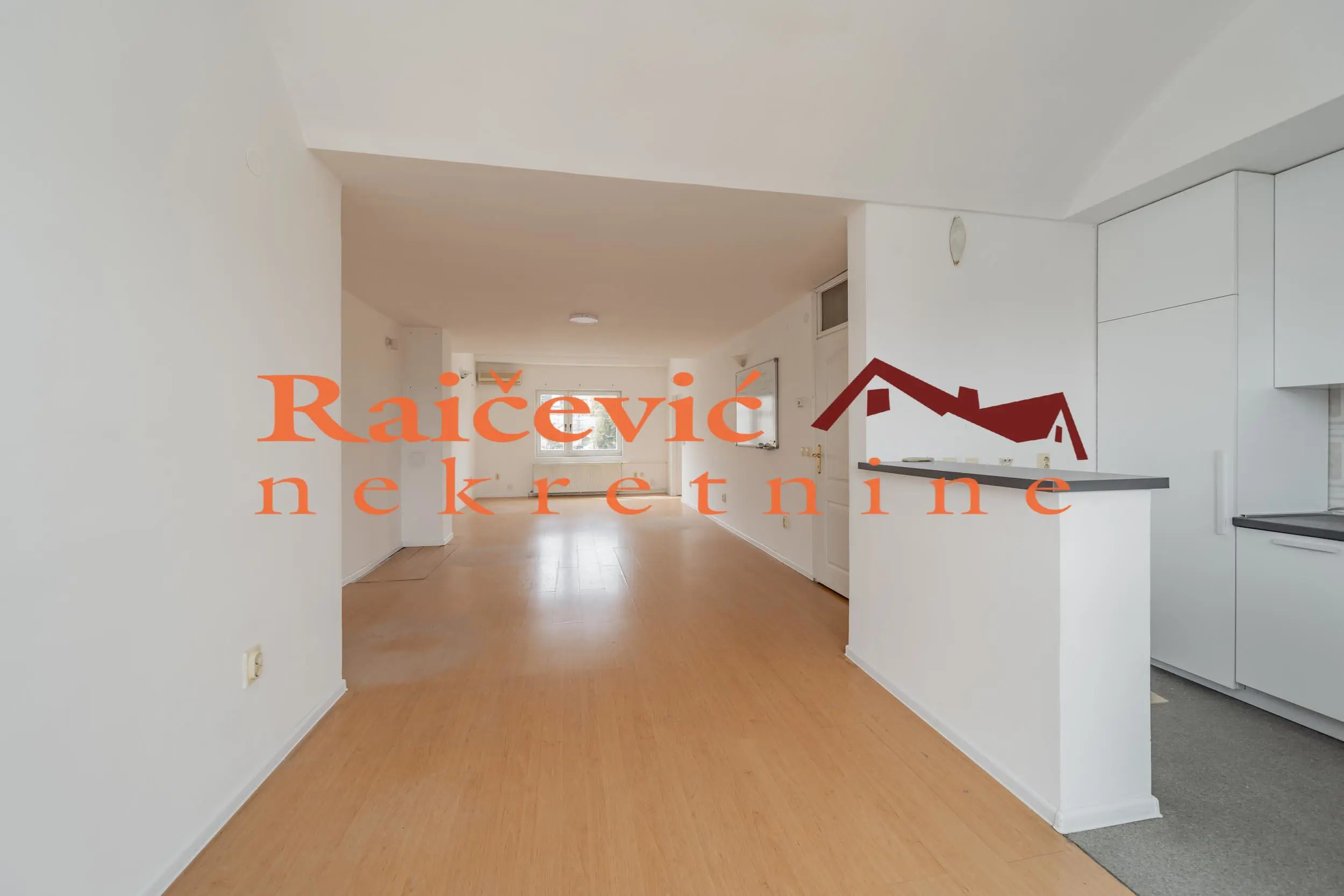 Četvorosoban stanovi Voždovac Autokomanda 1100 evra 