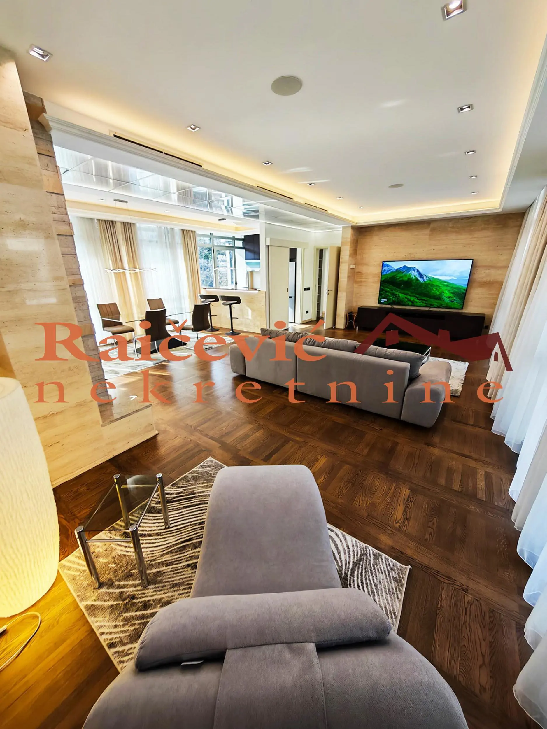 Četvorosoban stanovi Savski venac Dedinje 2300 evra 