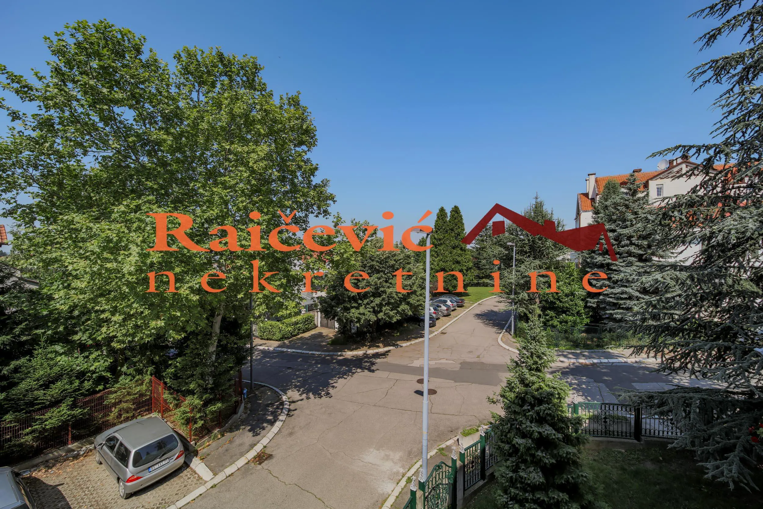 Trosoban stanovi Čukarica KOSUTNJAK 1450 evra 