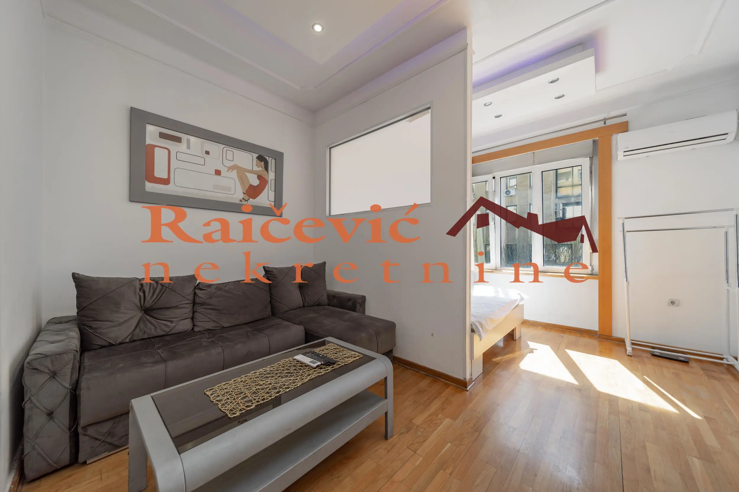  uknjizeni Jednoiposoban stanovi Stari Grad Centar i Terazije 260000 evra 