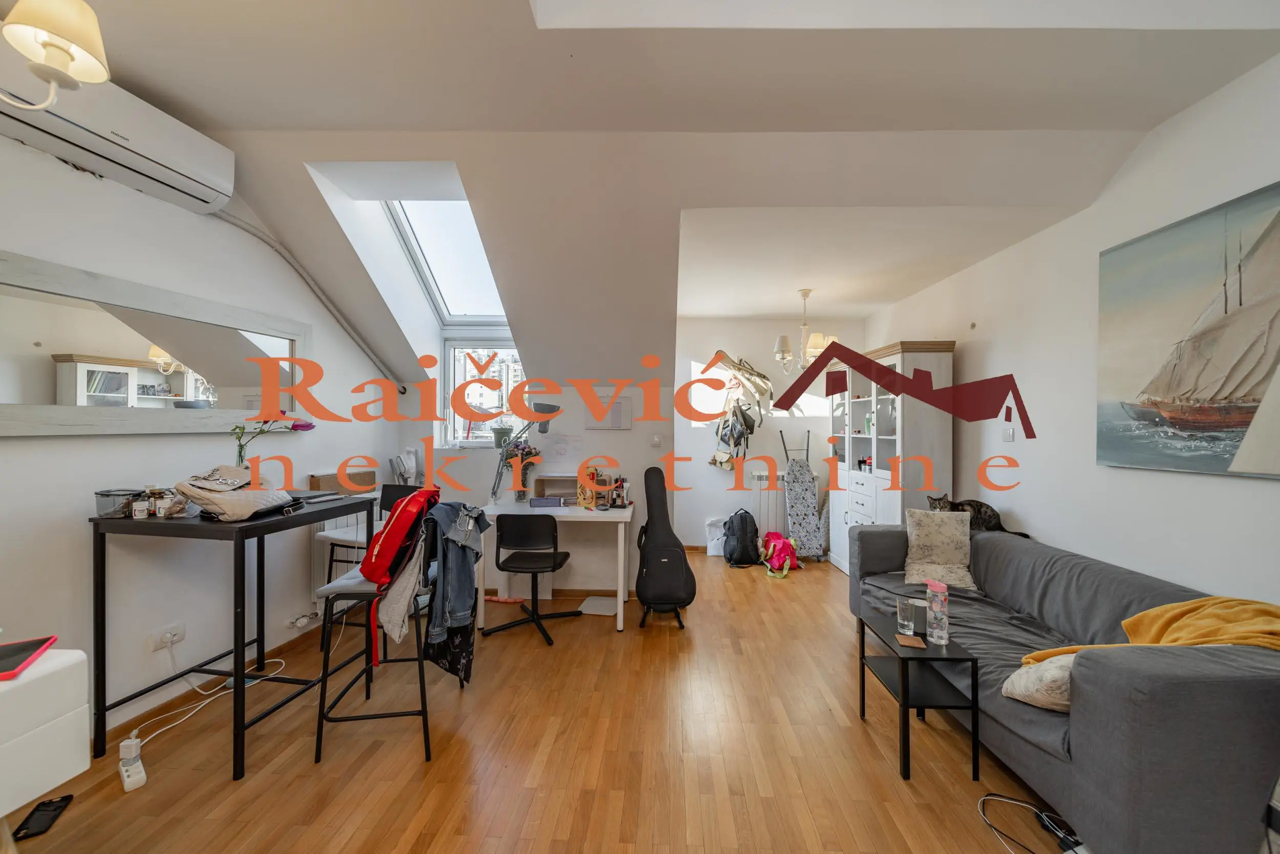  uknjizeni Jednosoban stanovi Vračar Crveni krst 135000 evra 