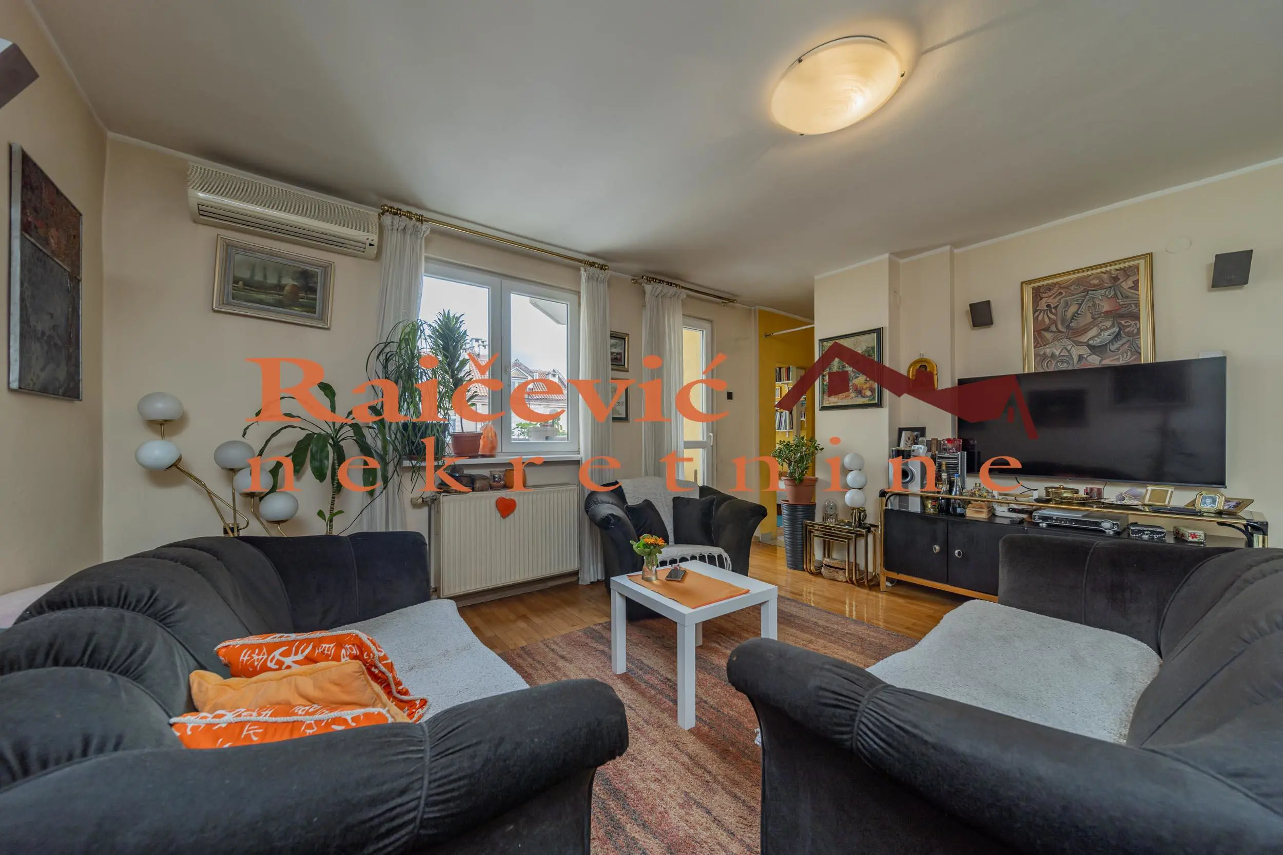 Beograd Palilula  uknjizeni Četvorosoban stanovi 250000 evra 