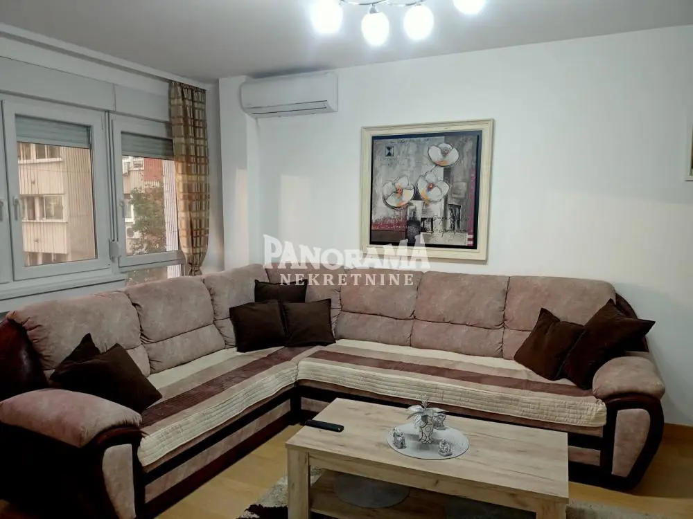 Dvosoban stanovi Novi Beograd Savski blokovi (44 45 70 70a) 230000 evra 