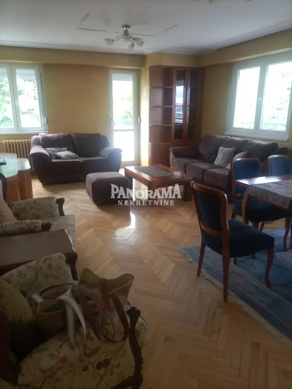 Četvorosoban stanovi Savski venac Senjak 950 evra 