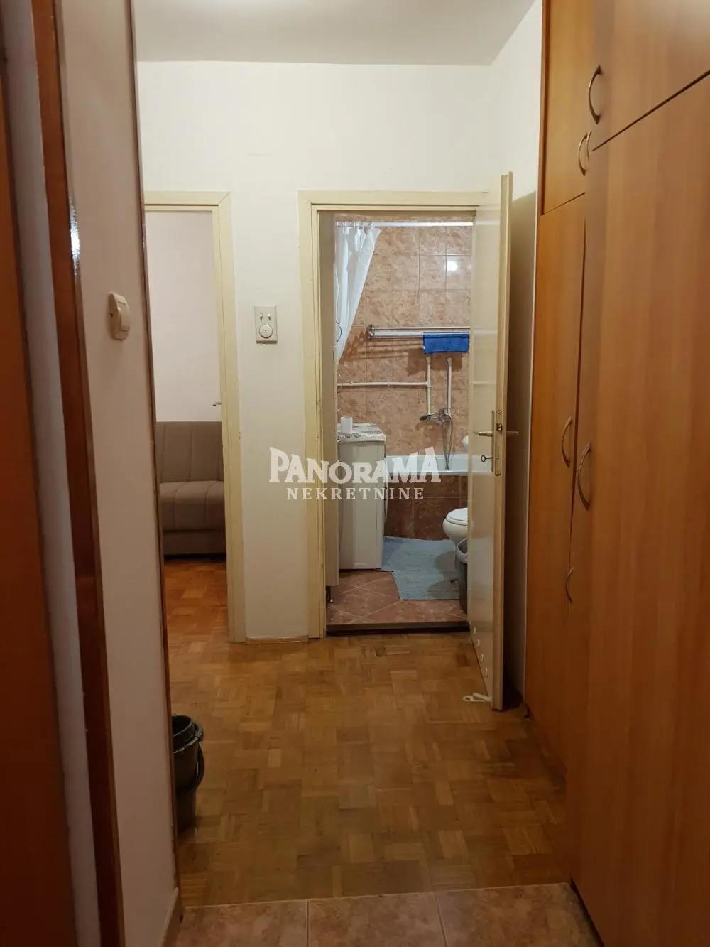 Jednoiposoban stanovi Zemun Meandri 400 evra 
