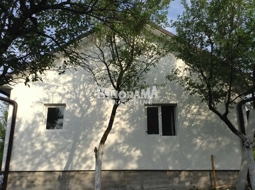 Beograd Obrenovac kuće 99000 evra 