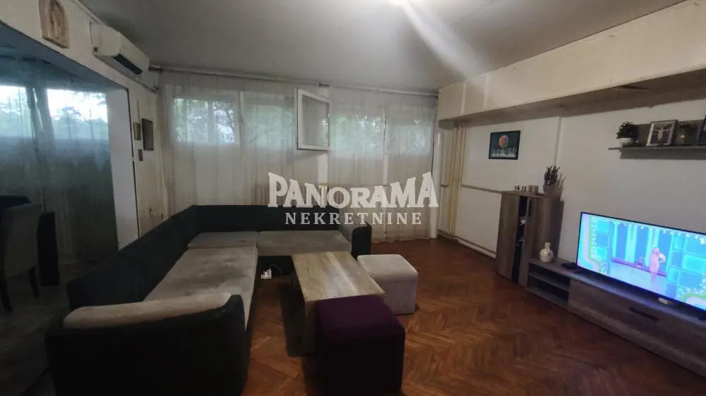 Trosoban stanovi Novi Beograd Savski blokovi (44 45 70 70a) 275000 evra 