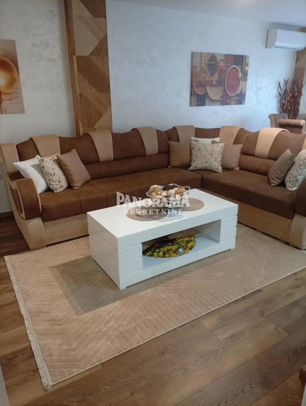Dvosoban stanovi Novi Beograd Savski blokovi (44 45 70 70a) 296000 evra 
