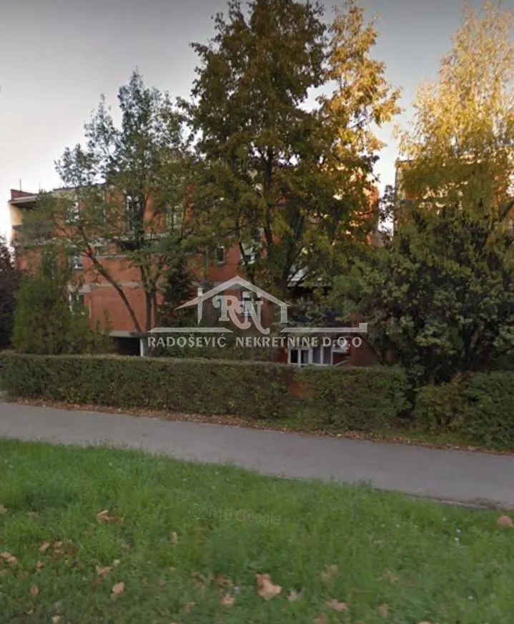Troiposoban stanovi Rakovica Labudovo Brdo 285000 evra 