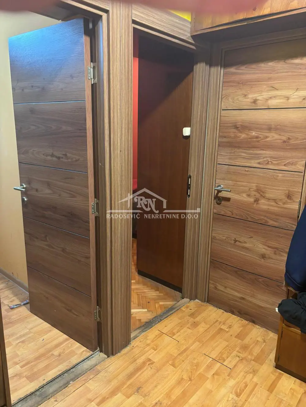 Jednoiposoban stanovi Rakovica Petlovo Brdo 110000 evra 