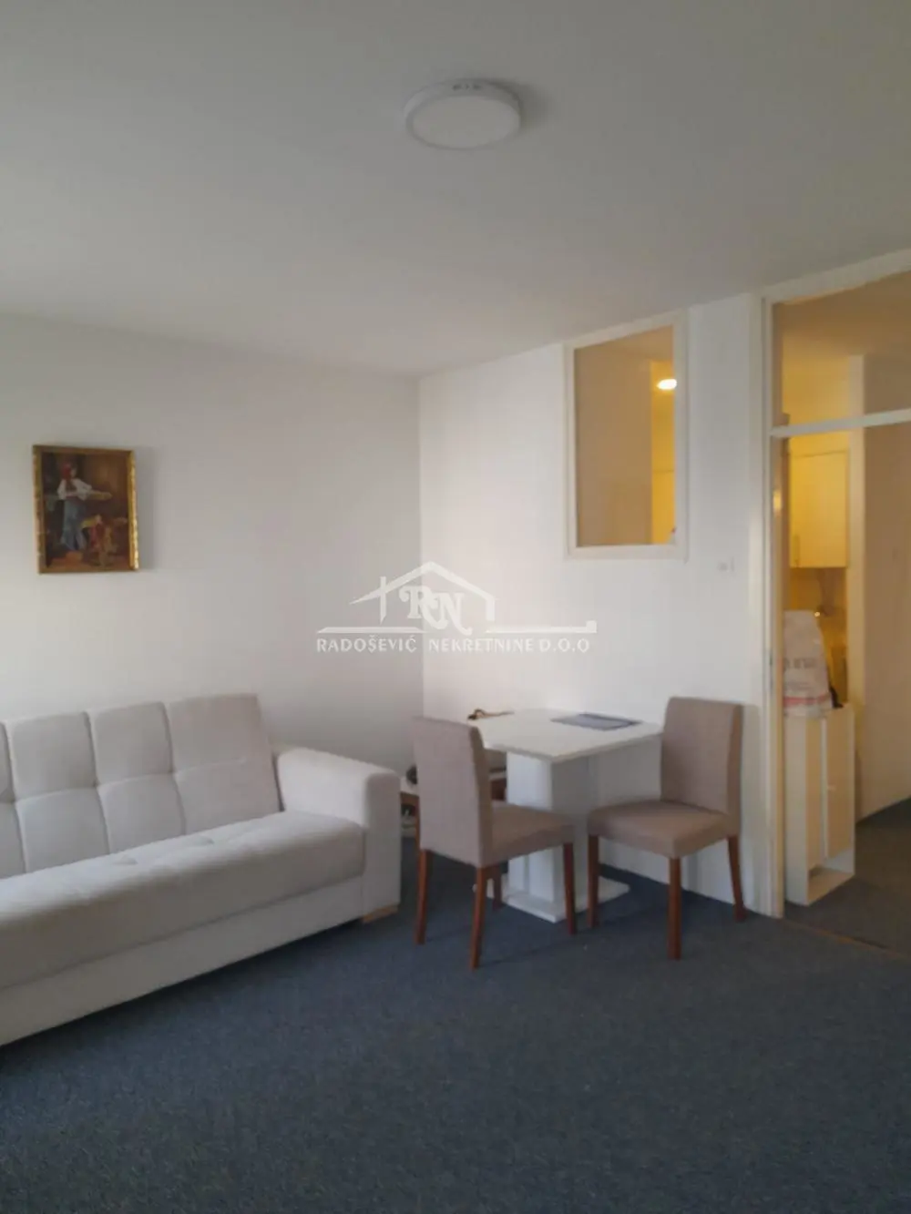 Jednosoban stanovi Čukarica Čukarička padina 300 evra 