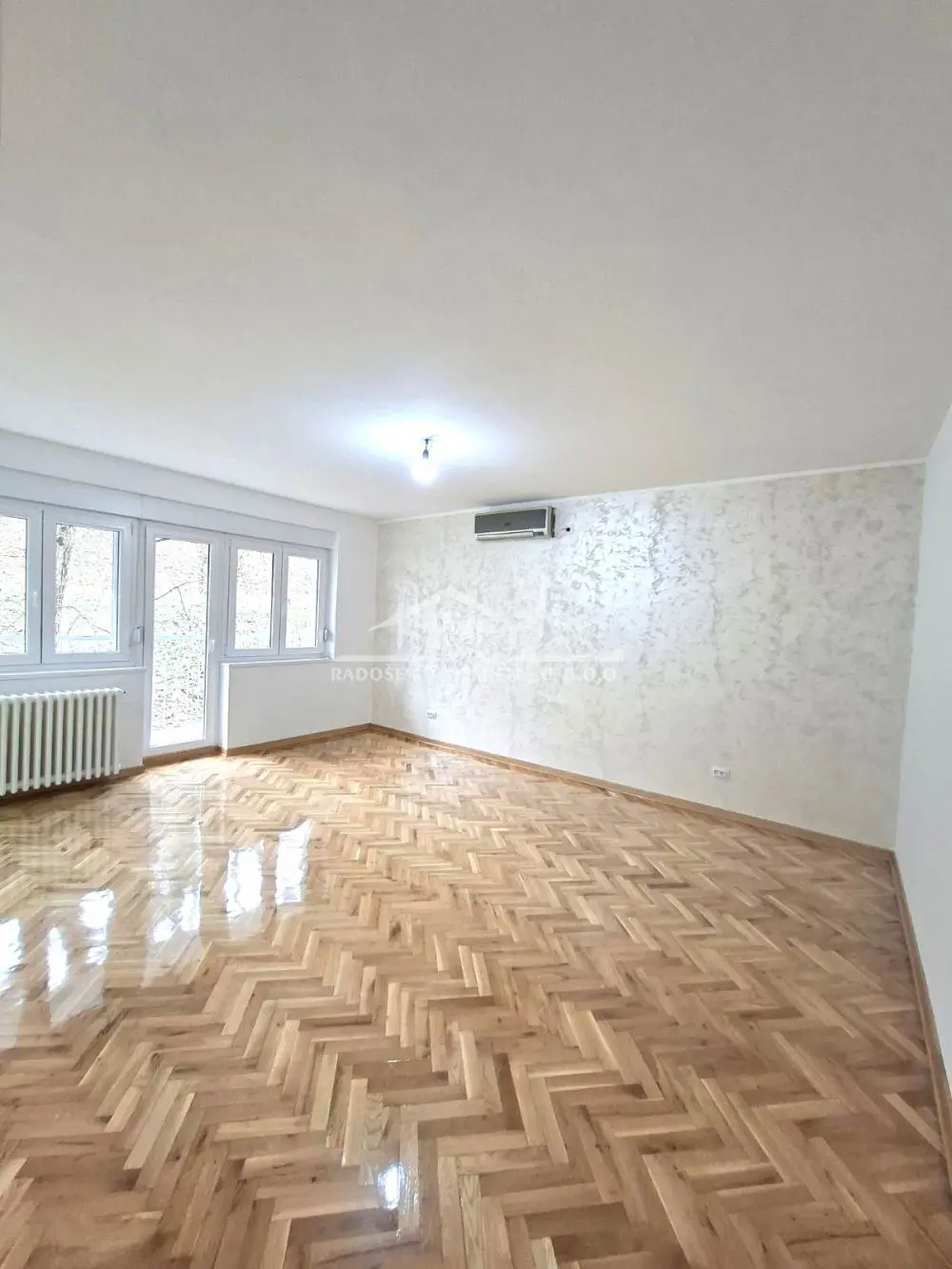 Trosoban stanovi Čukarica Žarkovo 219000 evra 