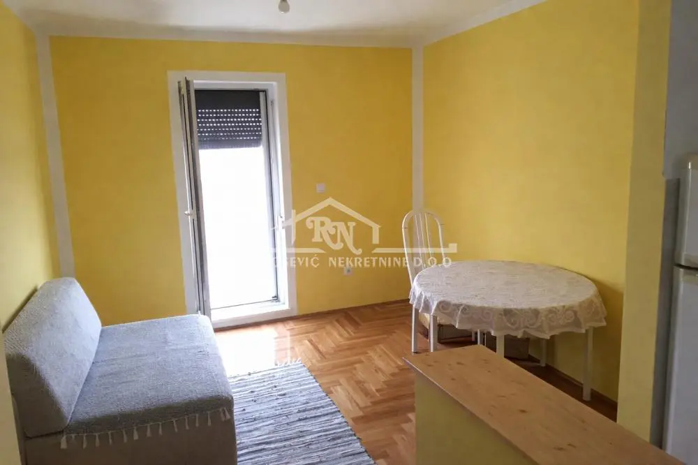 Beograd Palilula Dvosoban stanovi 300 evra 