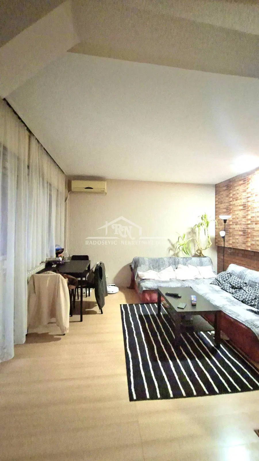 Jednosoban stanovi Novi Beograd Savski blokovi (44 45 70 70a) 157000 evra 