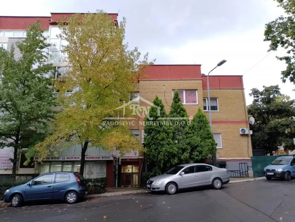 poslovni prostor Voždovac Braće Jerković I II 450 evra 