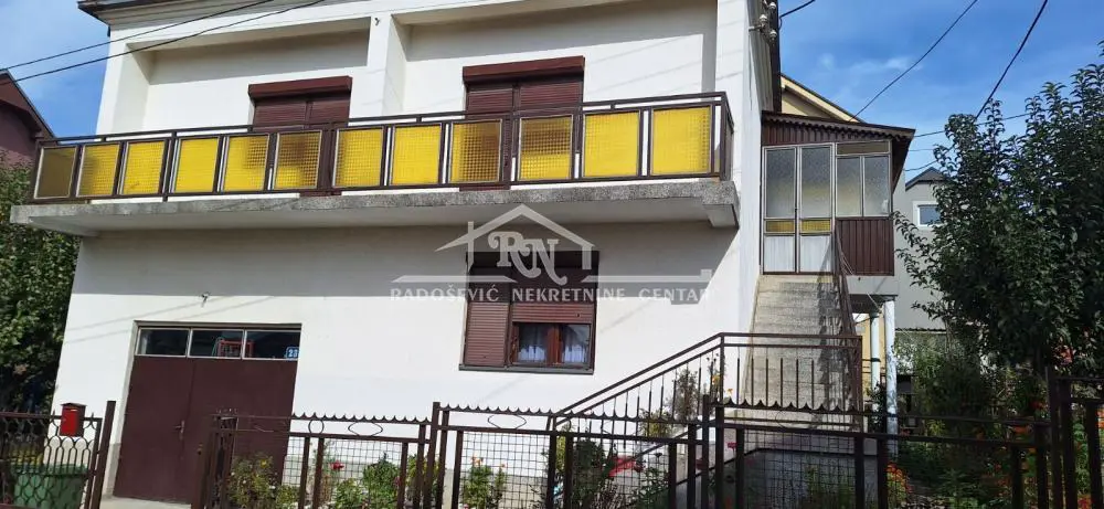 TOPLIČKI OKRUG Prokuplje kuće 100000 evra 