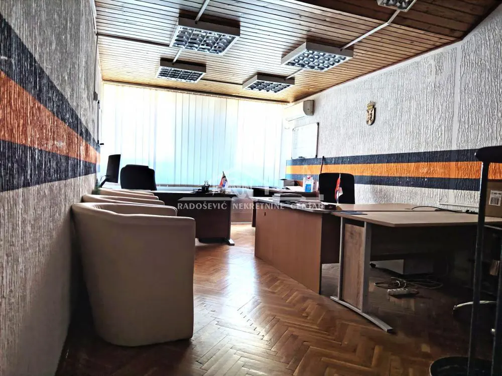 poslovni prostor Čukarica Banovo brdo 300 evra 