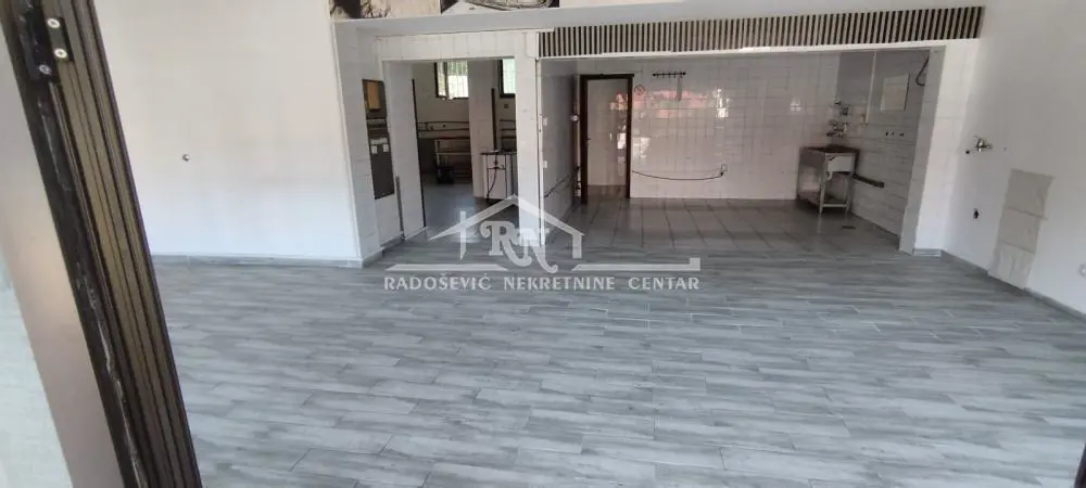 poslovni prostor Zemun Meandri 1500 evra 