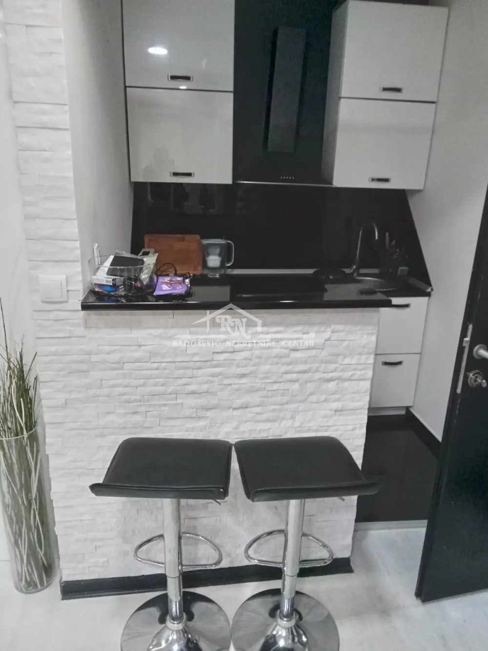 Garsonjera stanovi Zvezdara Ðeram 500 evra 