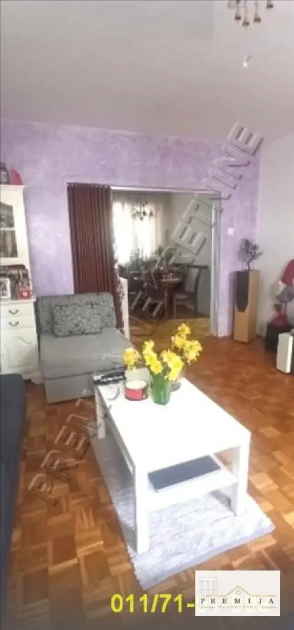 Beograd Zvezdara  uknjizeni Dvoiposoban stanovi 155000 evra 
