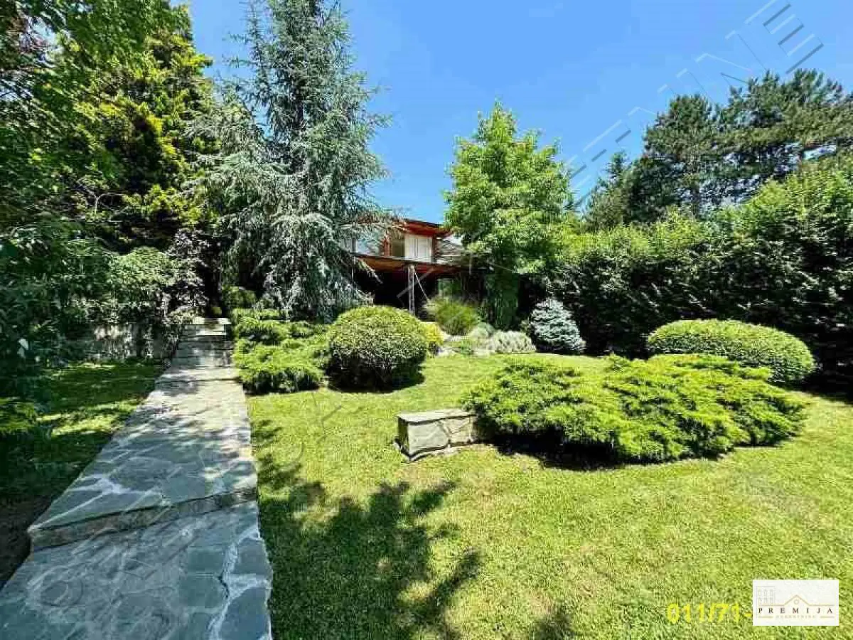  uknjizeni kuće Voždovac - 4990 evra 