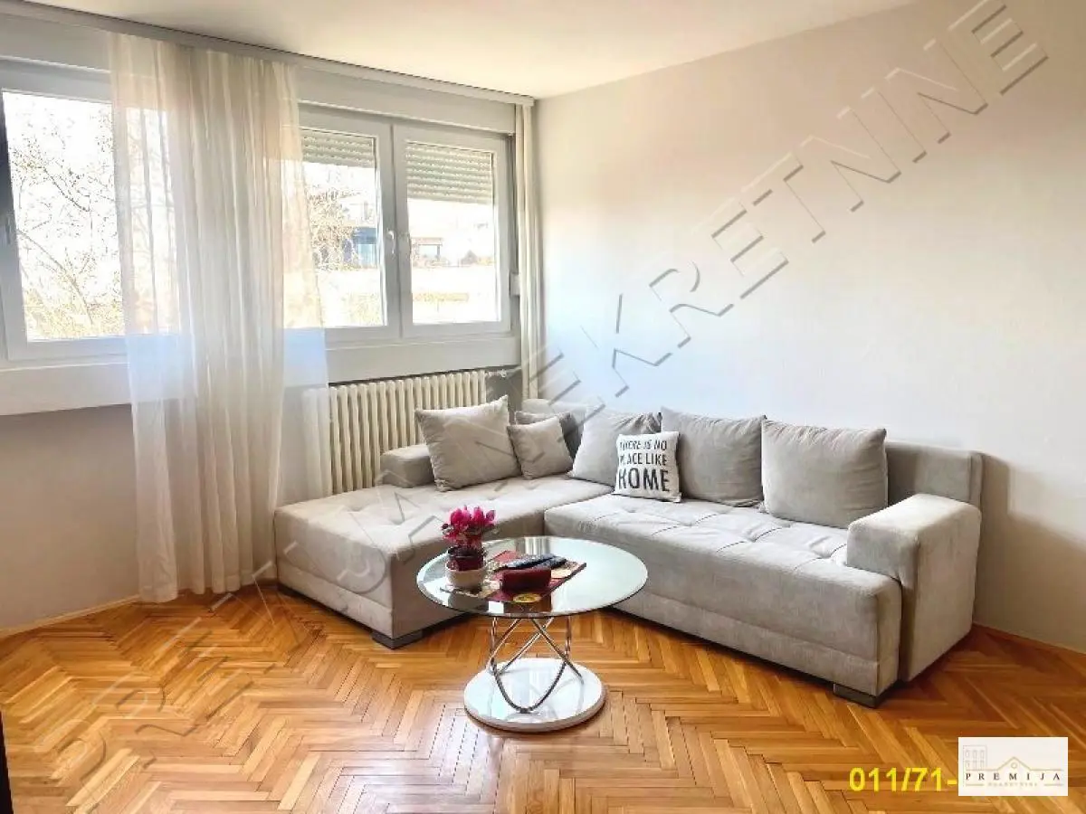 stanovi Beograd Hram Sv. Save Mutapova  uknjizeni Dvosoban 