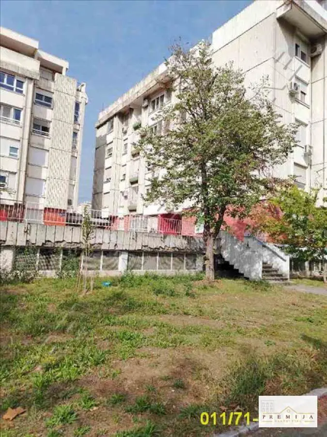  uknjizeni Trosoban stanovi Novi Beograd Arena (blok 24 i 25) 700 evra 