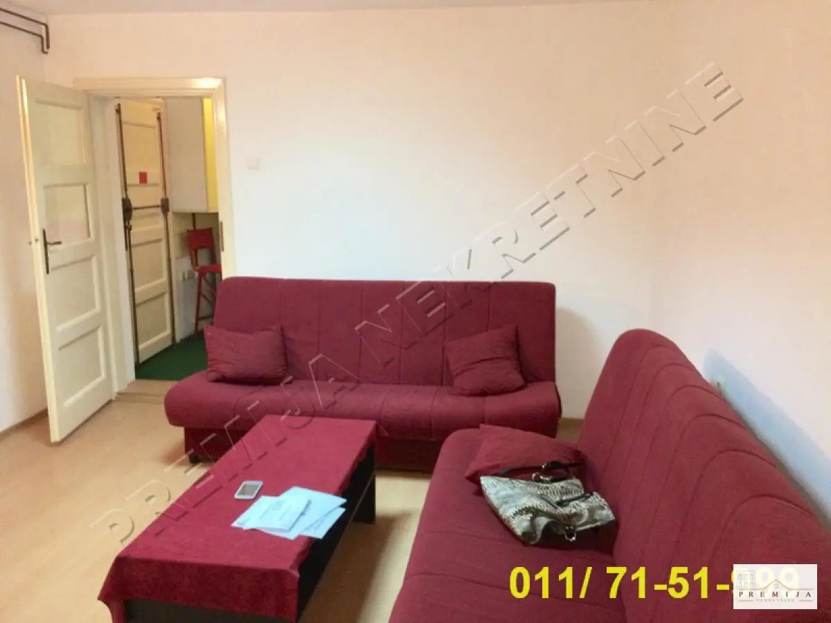  uknjizeni Jednosoban stanovi Vračar Kalenić 290 evra 