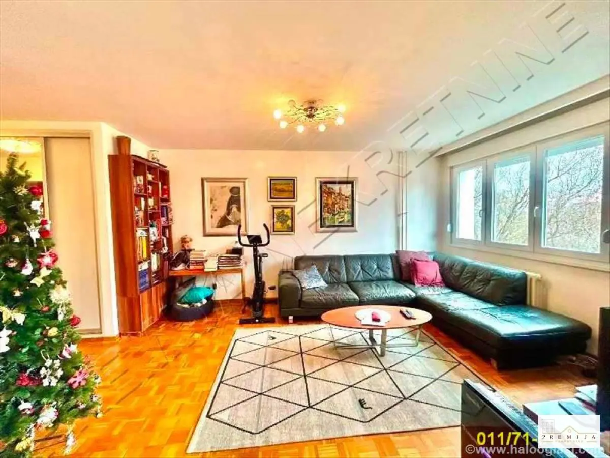 Beograd Voždovac  uknjizeni Trosoban stanovi 209000 evra 