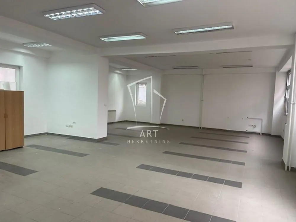 Beograd Voždovac  novogradnja poslovni prostor 220000 evra 