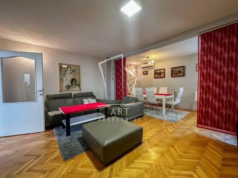 Beograd Zemun kuće 280000 evra 