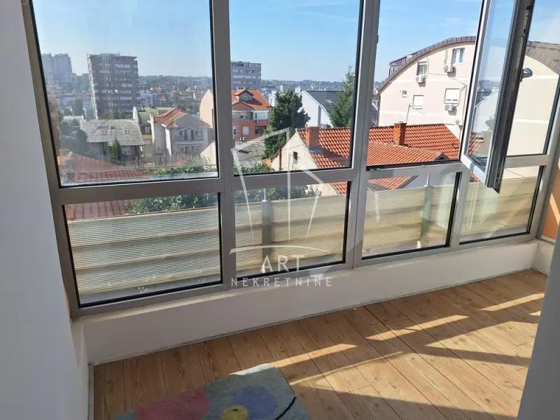 Troiposoban stanovi Voždovac Pašino i Lekino brdo 305000 evra 