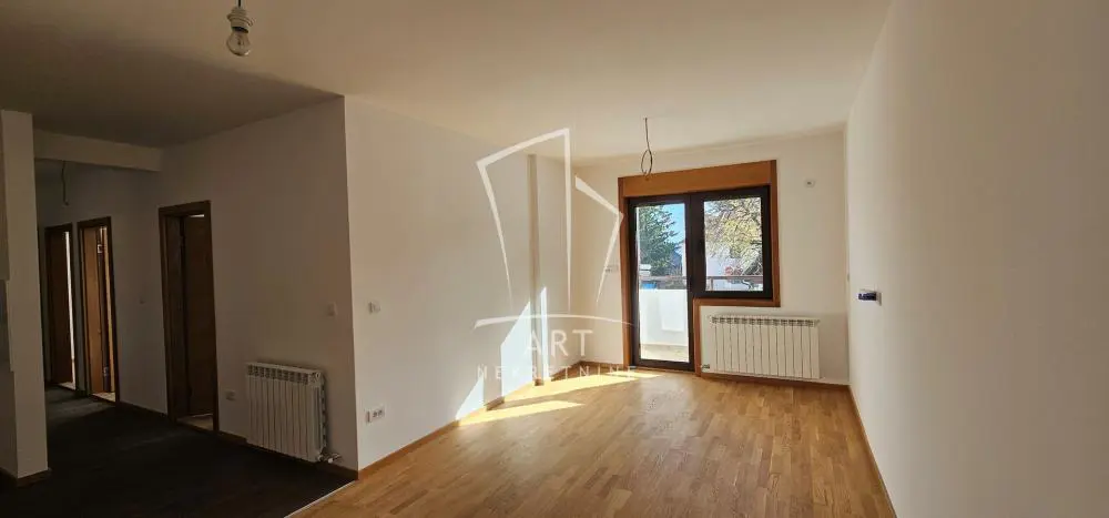 ZLATIBORSKI OKRUG Zlatibor Troiposoban stanovi 124500 evra 