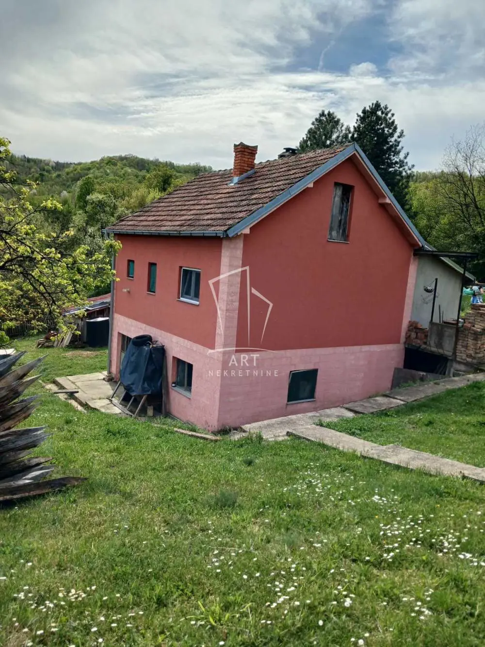 ŠUMADIJSKI OKRUG Aranđelovac kuće 40000 evra 