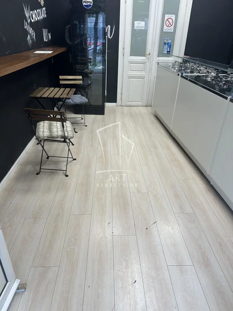 poslovni prostor Zemun Zemun centar 1500 evra 
