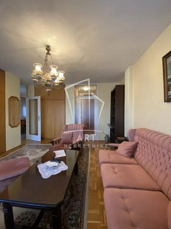 Beograd Novi Beograd Trosoban stanovi 600 evra 